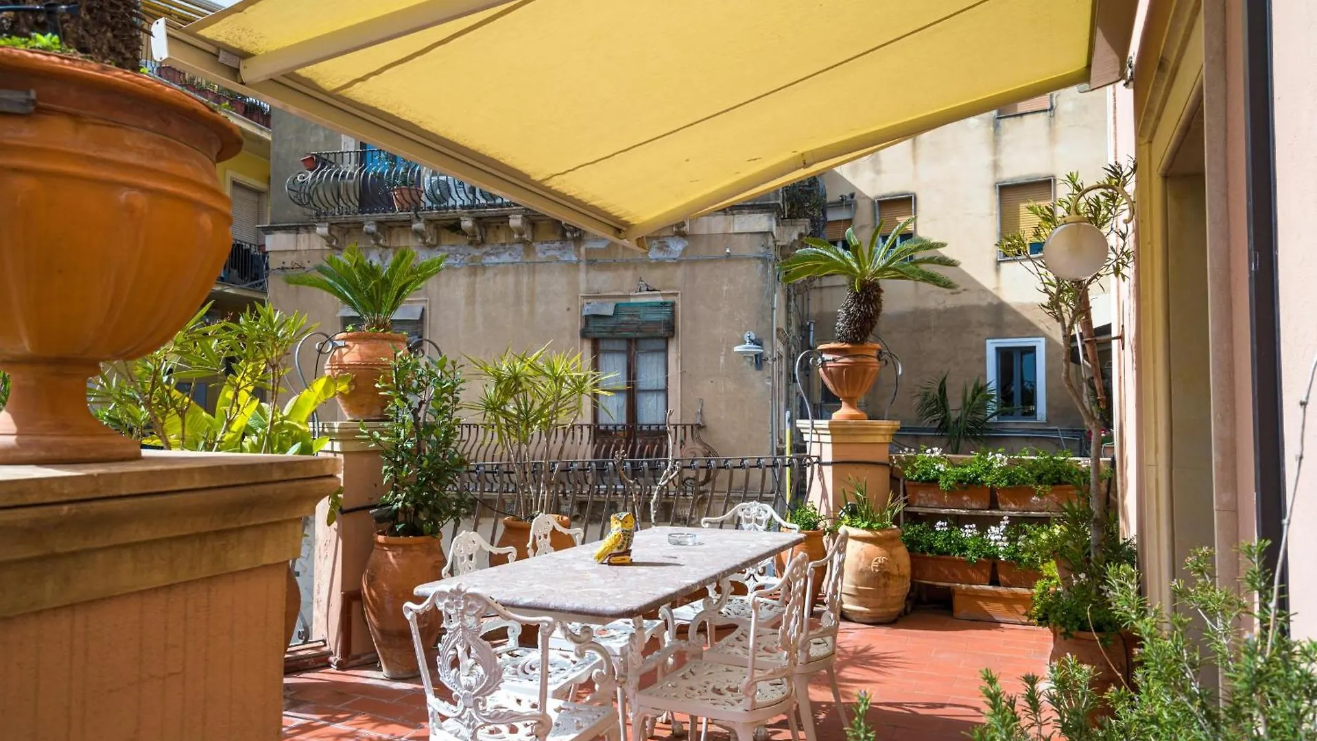 Al Duomo Rooms & Flats Taormina 2*,  Italy